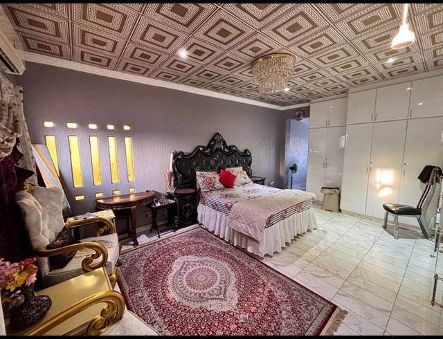 7 BEDROOM HOUSE FOR SALE IN LAUDIUM